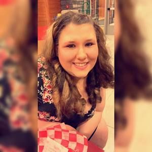 Meet your Posher, Karina